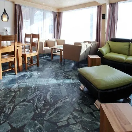 Sleeps 15 Wifi *